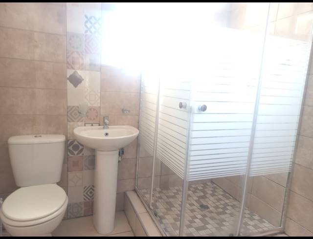 2 BEDROOM FLAT TO LET IN SOUTH BEACH